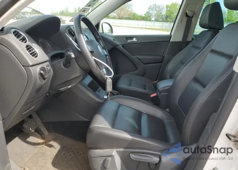 2010 Volkswagen Tiguan S z USA, uszkodzony, nr VIN WVGAV7AX8AW002843